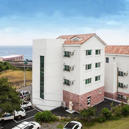 Jeju Aria Pension Exterior photo