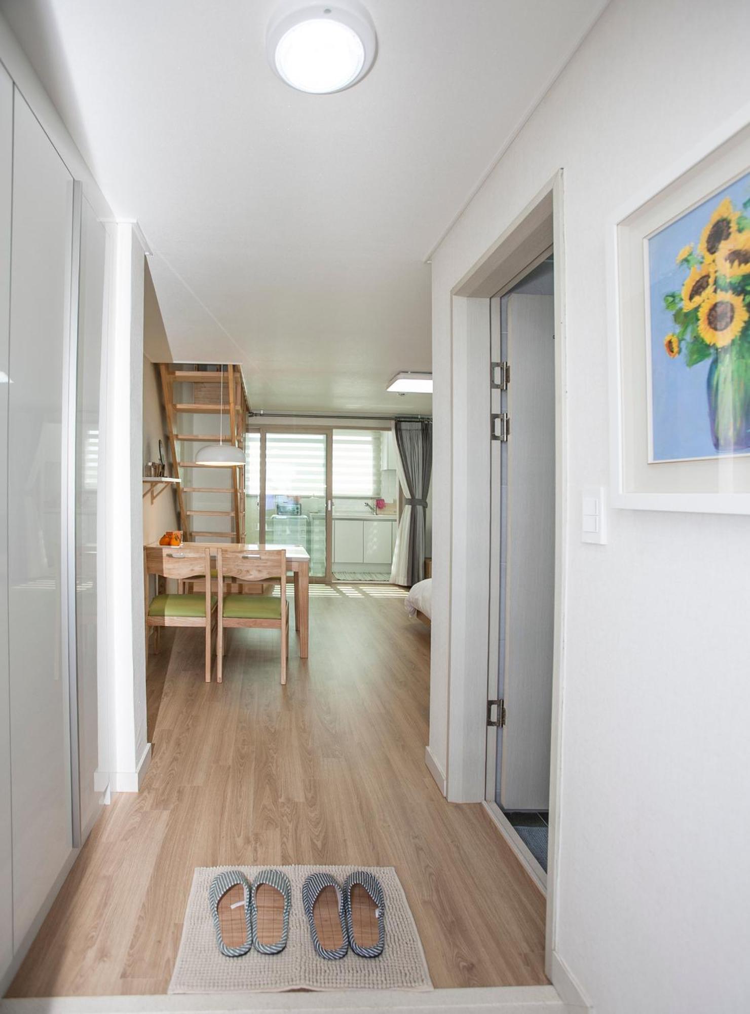 Jeju Aria Pension Exterior photo